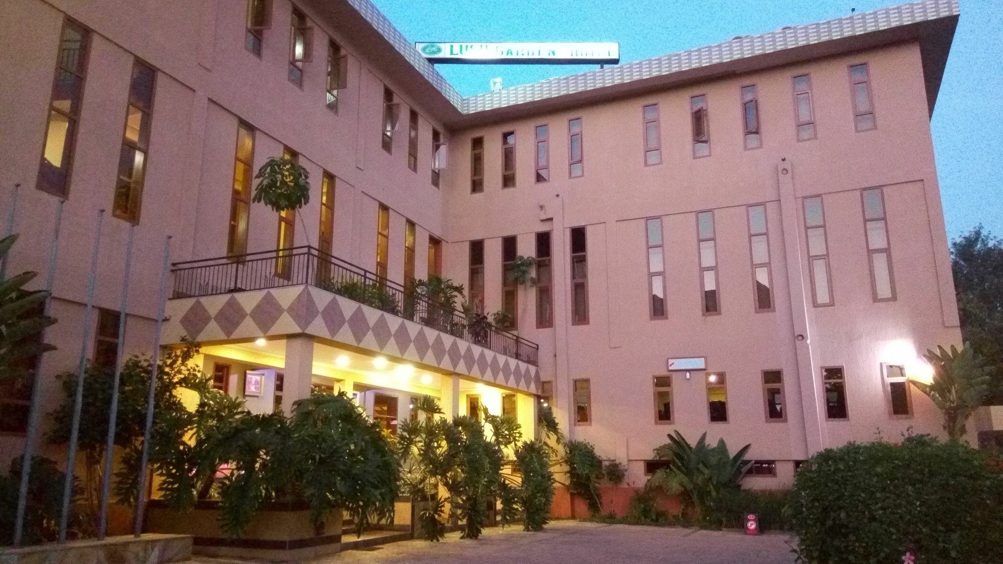 Lush Garden Hotel Arusha Exterior photo